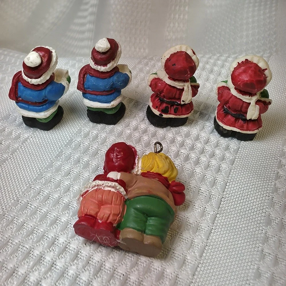 Caroling Children Christmas Village Vintage Ceramic‎ Figurines Hand Painted
